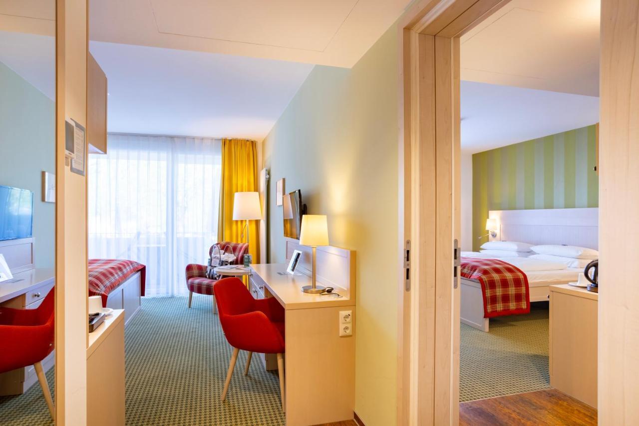 Ringhotel Warnemuender Hof Росток Екстериор снимка