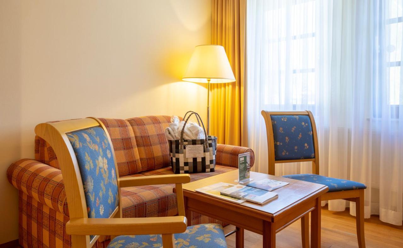 Ringhotel Warnemuender Hof Росток Екстериор снимка