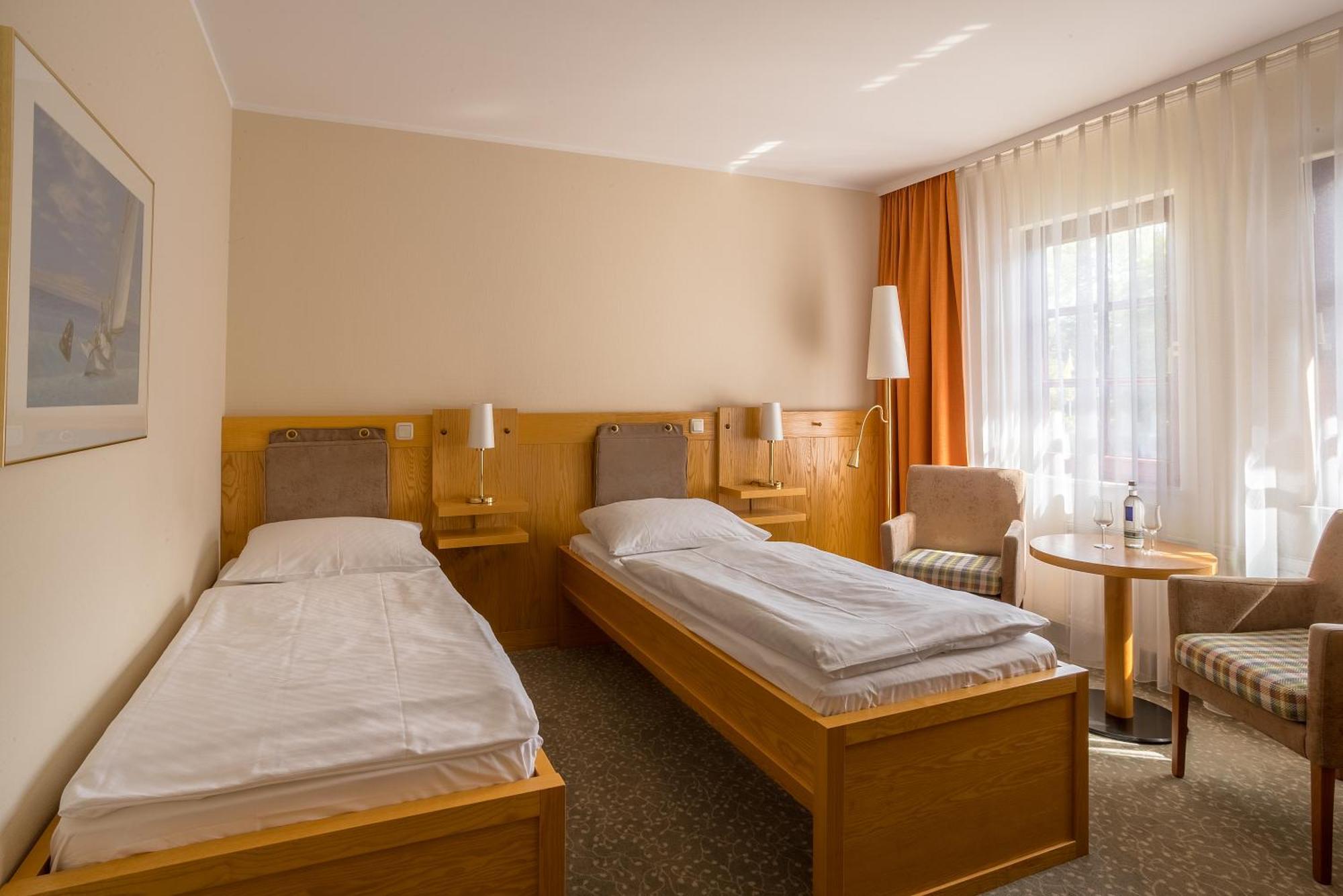Ringhotel Warnemuender Hof Росток Екстериор снимка