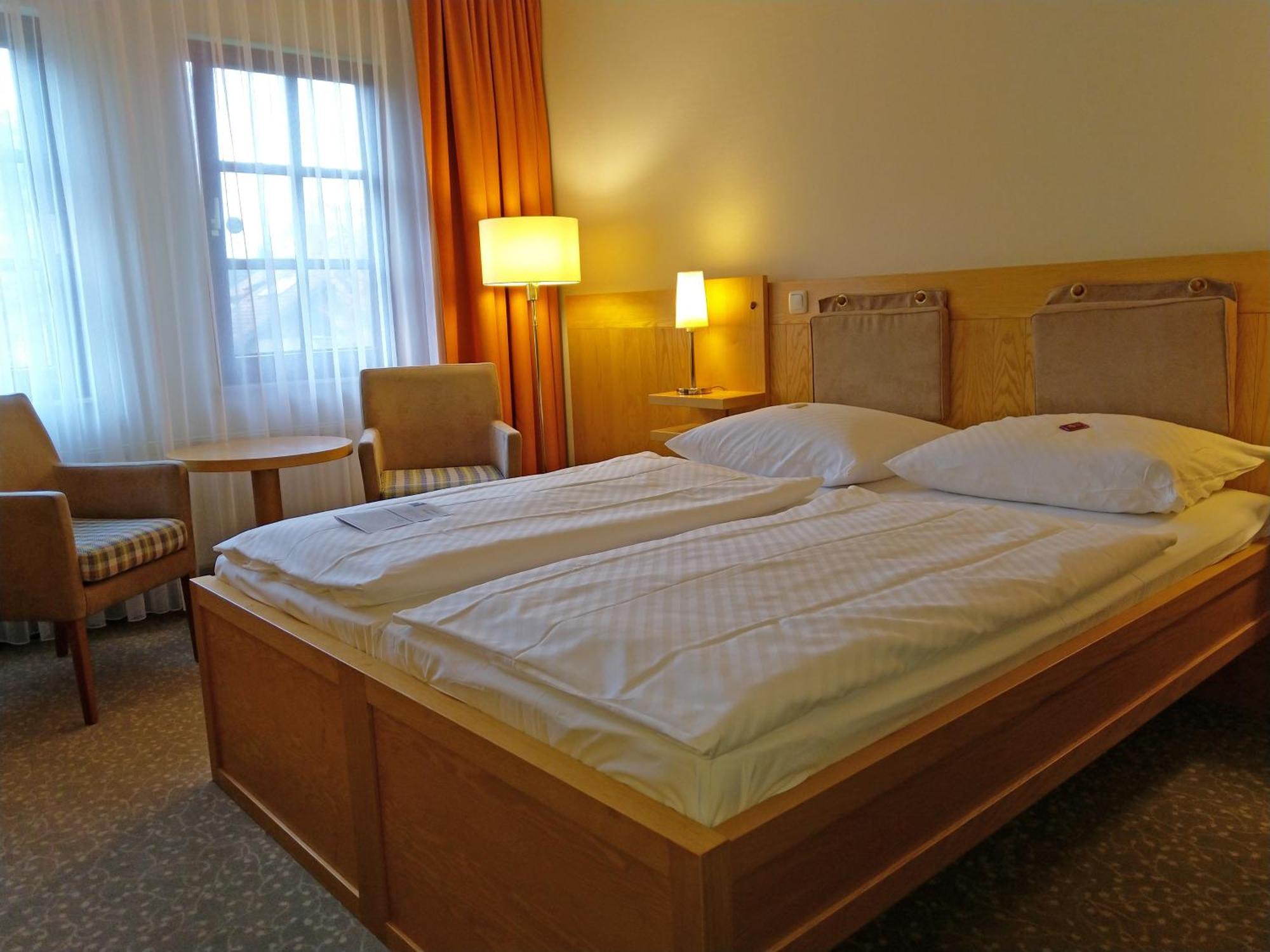 Ringhotel Warnemuender Hof Росток Екстериор снимка