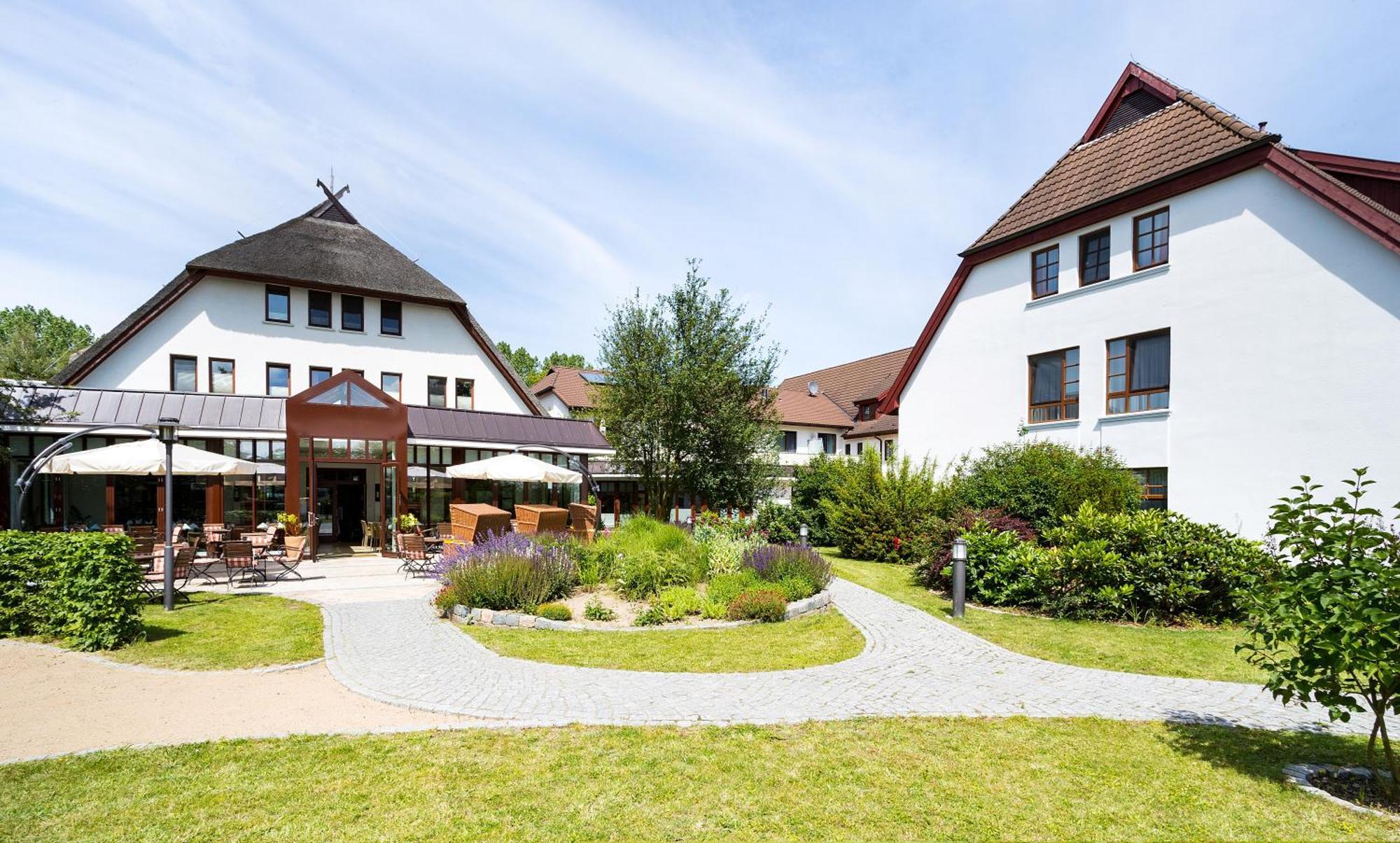 Ringhotel Warnemuender Hof Росток Екстериор снимка