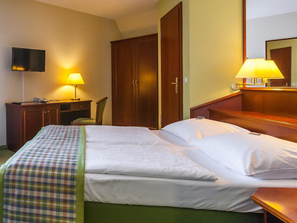 Ringhotel Warnemuender Hof Росток Екстериор снимка
