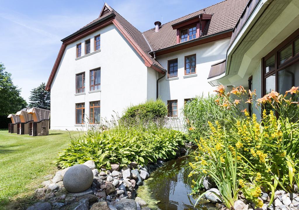 Ringhotel Warnemuender Hof Росток Екстериор снимка