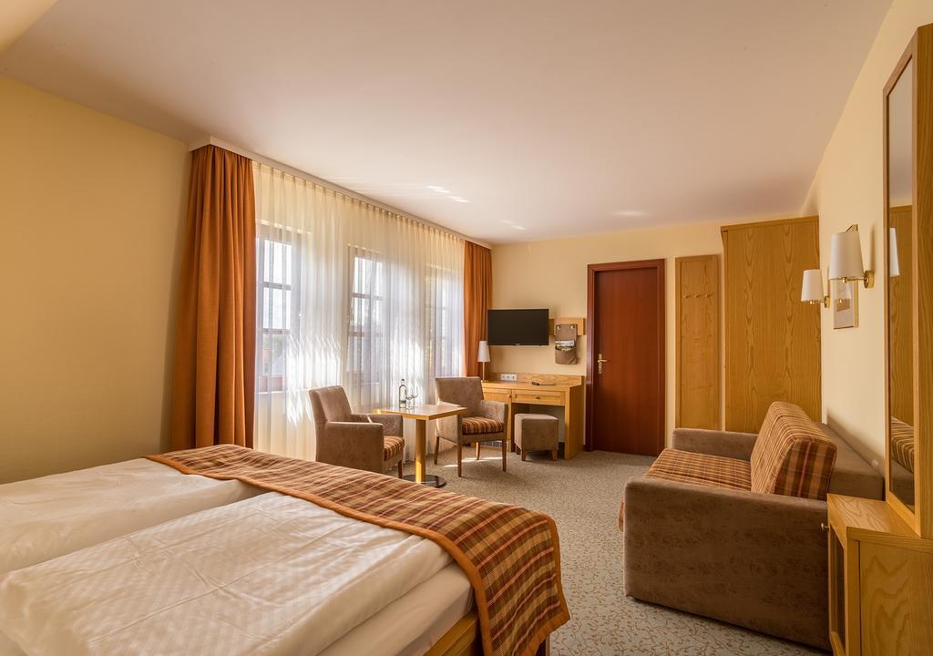 Ringhotel Warnemuender Hof Росток Екстериор снимка