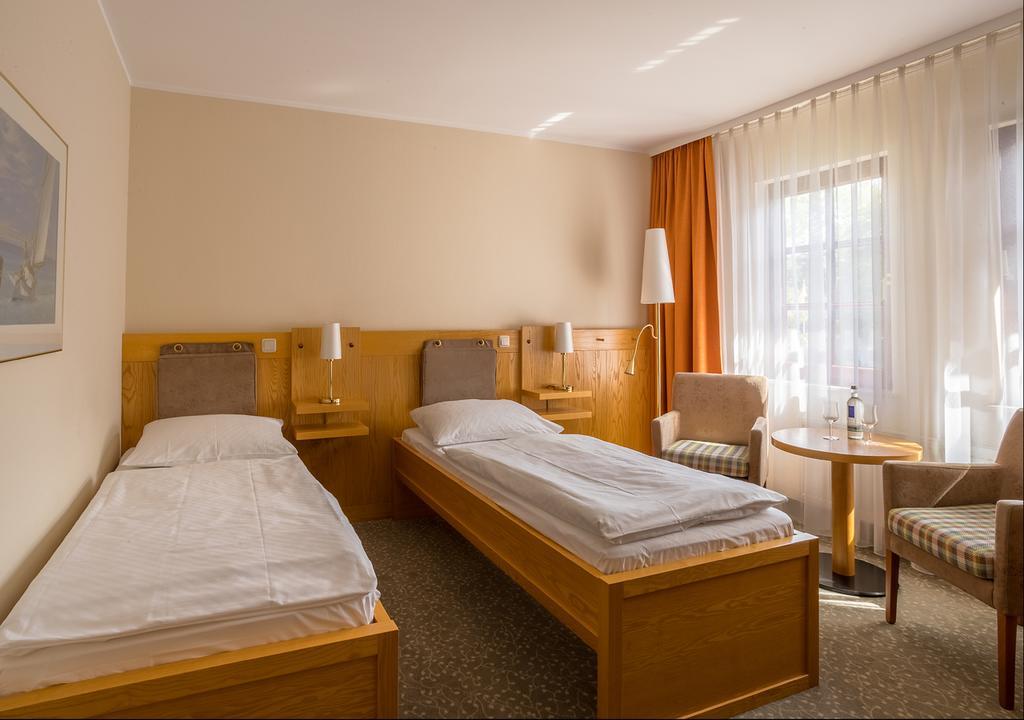 Ringhotel Warnemuender Hof Росток Екстериор снимка