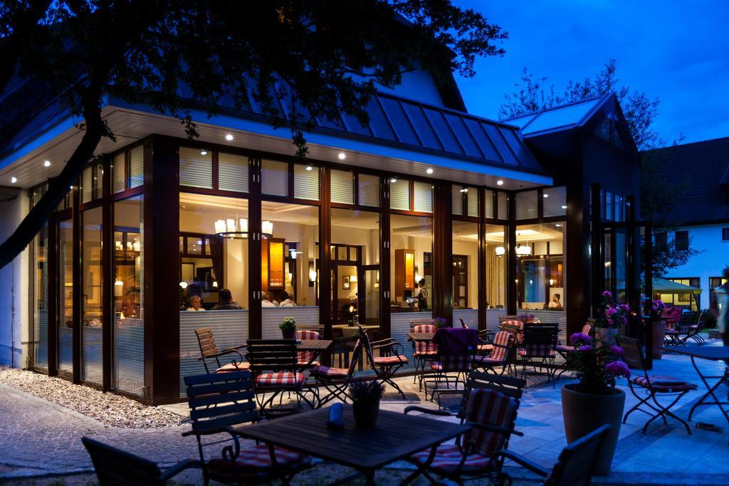 Ringhotel Warnemuender Hof Росток Екстериор снимка